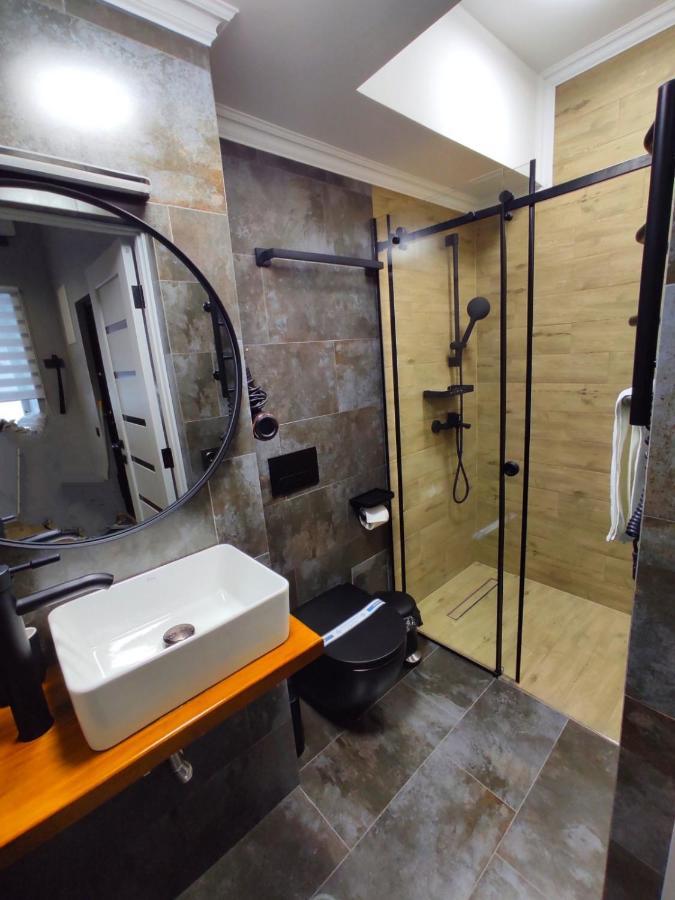 Apart Club Tolstogo Черновцы Экстерьер фото