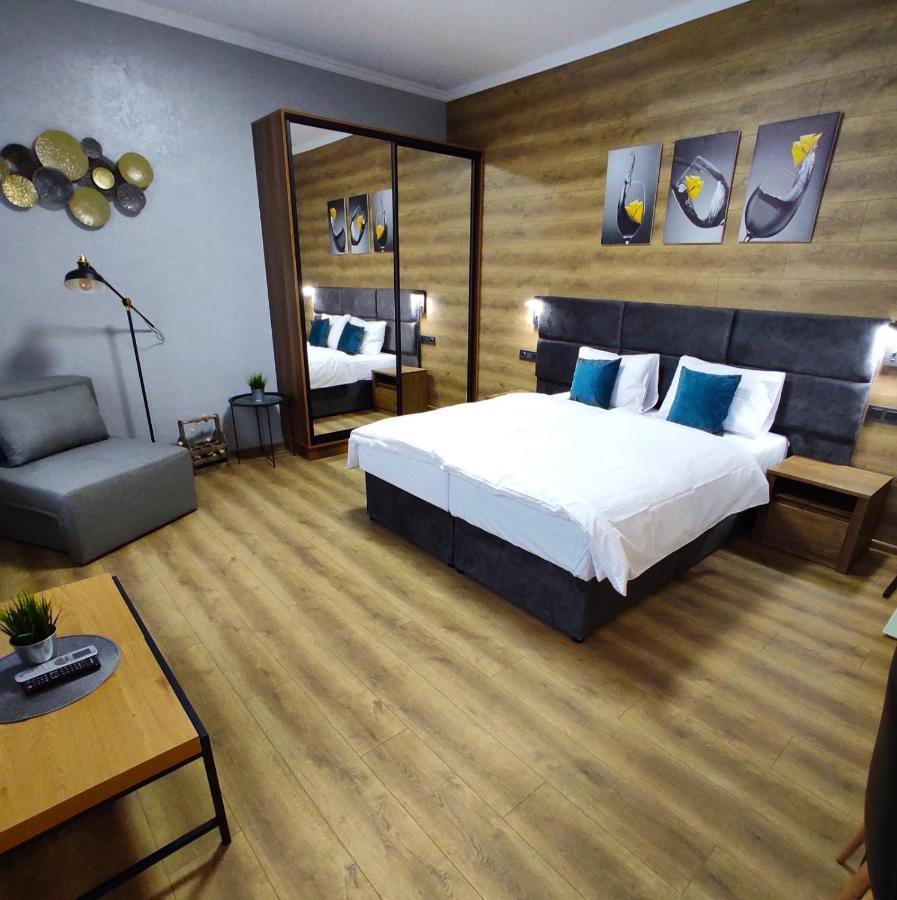 Apart Club Tolstogo Черновцы Экстерьер фото